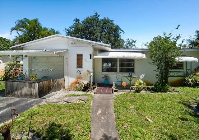 Photo 1 of Sale Pending at 7509 Garfield St, Hollywood, FL 33024 | MLS# A12075211 | Listing updated on 2026-09-03