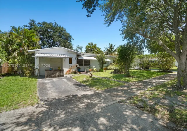 Photo 3 of Sale Pending at 7509 Garfield St, Hollywood, FL 33024 | MLS# A12075211 | Listing updated on 2026-09-03