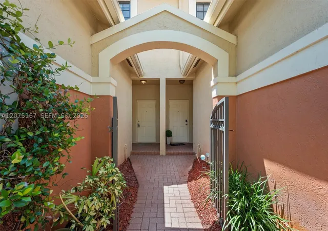 Photo 2 of Townhouse for sale at 3810 Tree Top Dr, Weston, FL 33332 | MLS# A12075167 | Listing updated on 2026-09-11