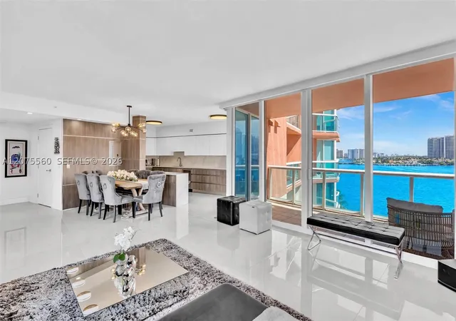 Listing Photo 1 - Condo for sale in building located at 3370 Hidden Bay Dr, Miami, FL 33180 - Unit #815