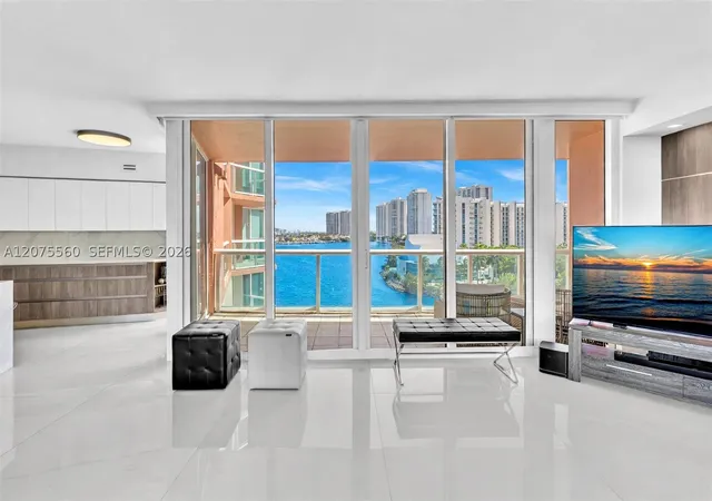Listing Photo 2 - Condo for sale in building located at 3370 Hidden Bay Dr, Miami, FL 33180 - Unit #815
