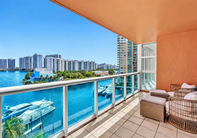 Listing Photo 5 - Condo for sale in building located at 3370 Hidden Bay Dr, Miami, FL 33180 - Unit #815