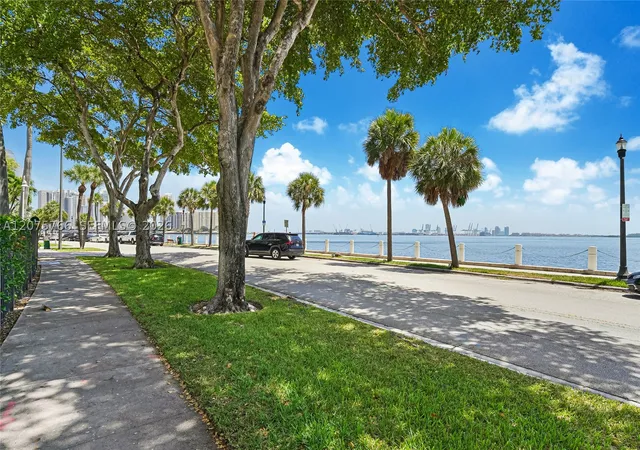 Photo 2 of Condo for sale at 1420 Brickell Bay Dr #206D, Miami, FL 33131 | MLS# A12075766 | Listing updated on 2026-09-10