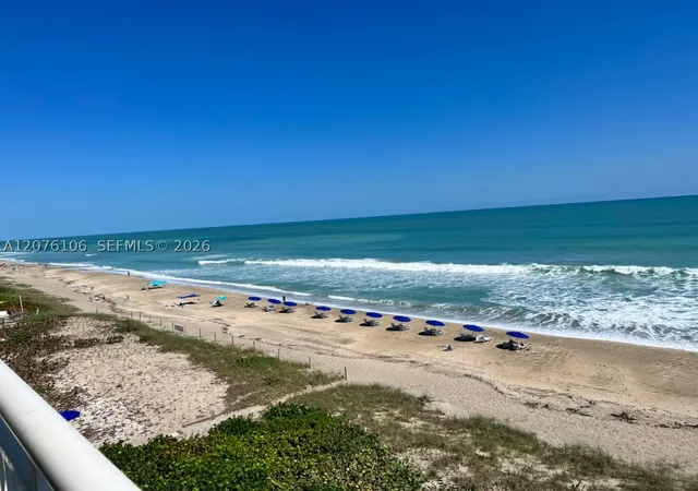 Listing Photo 2 - Condo for sale in building located at 10980 S Ocean Dr, Jensen Beach, FL 34957 - Unit #612