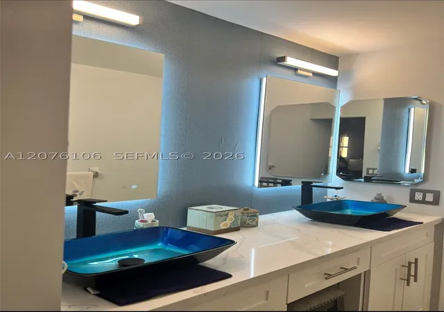Listing Photo 3 - Condo for sale in building located at 10980 S Ocean Dr, Jensen Beach, FL 34957 - Unit #612