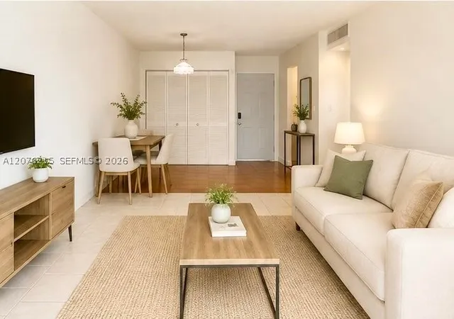 Listing Photo 5 - Condo for sale in building located at 6095 W 18Th Ave, Hialeah, FL 33012 - Unit #S314