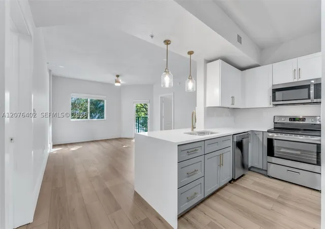 Photo 4 of Condo for sale at 6001 Sw 70Th St #512, South Miami, FL 33143 | MLS# A12076402 | Listing updated on 2026-09-12