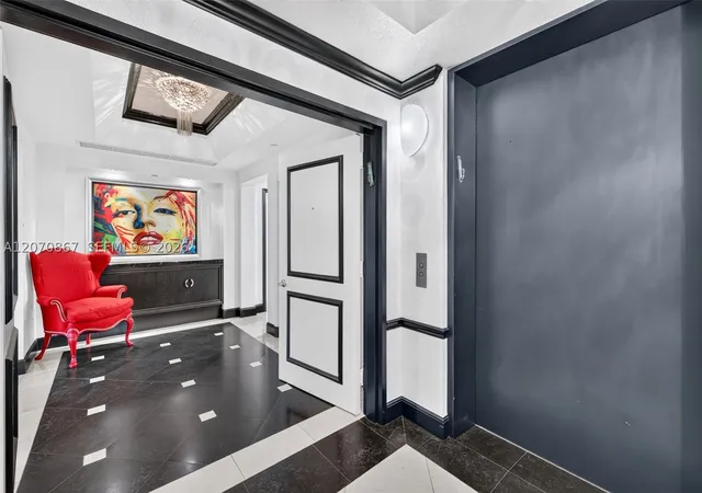 Listing Photo 2 - Condo for sale in building located at 21050 Pt Pl, Miami, FL 33180 - Unit #403