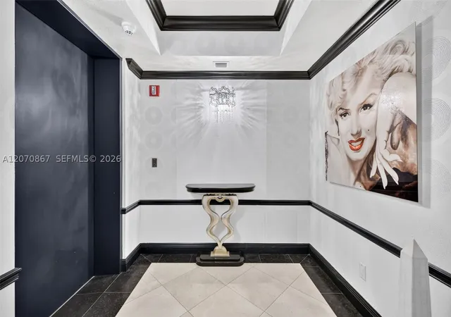 Listing Photo 4 - Condo for sale in building located at 21050 Pt Pl, Miami, FL 33180 - Unit #403