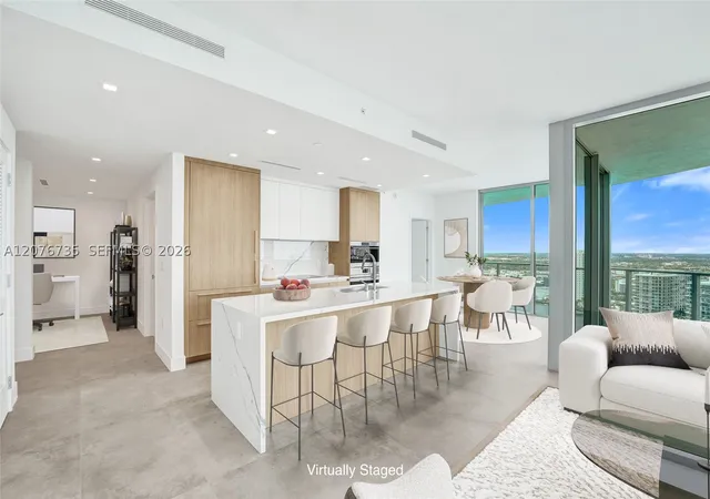 Listing Photo 3 - Condo for sale in building located at 2411 Laguna Cir, North Miami, FL 33181 - Unit #2511