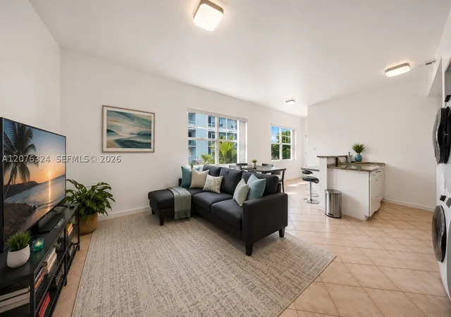 Listing Photo 2 - Condo for sale in building located at 1255 Pennsylvania Ave, Miami Beach, FL 33139 - Unit #307