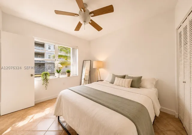 Listing Photo 3 - Condo for sale in building located at 1255 Pennsylvania Ave, Miami Beach, FL 33139 - Unit #307