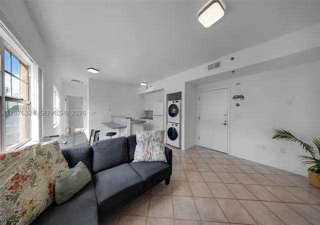 Listing Photo 5 - Condo for sale in building located at 1255 Pennsylvania Ave, Miami Beach, FL 33139 - Unit #307