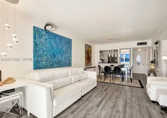 Listing Photo 4 - Condo for sale in building located at 18707 NE 14th Ave, North Miami Beach, FL 33179 - Unit #522