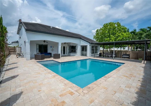 Listing Photo 3 - Condo for sale at Heftler Homes At Lago Mar, Unit 7301 Sw 159Th Ave, Heftler Homes At Lago Mar, Miami, FL 33193 | Built Year: 1992-1998