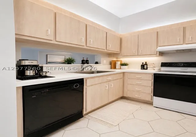Photo 3 of Condo for sale at 301 N Pine Island Rd #220, Plantation, FL 33324 | MLS# A12077280 | Listing updated on 2026-08-31