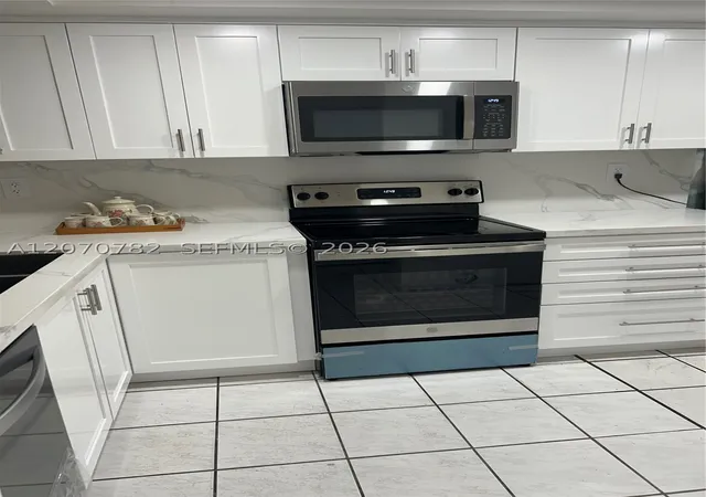 Photo 4 of Townhouse for sale at 12242 Sw 16Th Ter #102-L, Miami, FL 33175 | MLS# A12070782 | Listing updated on 2026-08-29