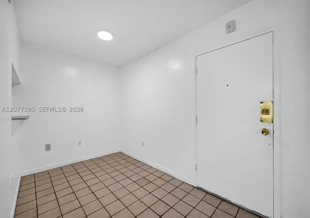 Listing Photo 3 - Condo for sale at Laguna Condo, Unit 204 220 Nw 107Th Ave, Laguna Condo, Miami, FL 33172 | Built Year: 1973-1986