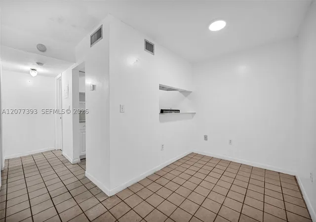 Listing Photo 4 - Condo for sale at Laguna Condo, Unit 204 220 Nw 107Th Ave, Laguna Condo, Miami, FL 33172 | Built Year: 1973-1986