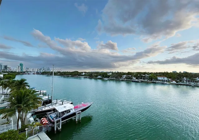 Photo 4 of Condo for sale at 6620 Indian Creek Dr #509, Miami Beach, FL 33141 | MLS# A12067803 | Listing updated on 2026-10-04