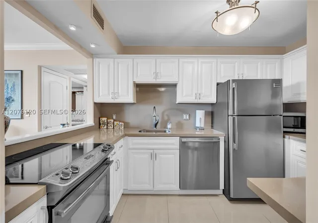 Photo 2 of Condo for sale at 20335 W Country Club Dr #2409, Aventura, FL 33180 | MLS# A12076120 | Listing updated on 2026-09-01