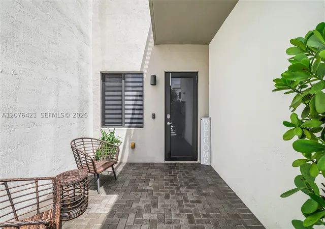 Listing Photo 4 - Condo for sale at Century Park, Unit 519 Sw 91St Pl, Century Park, Miami, FL 33174 | Built Year: 2001-2018