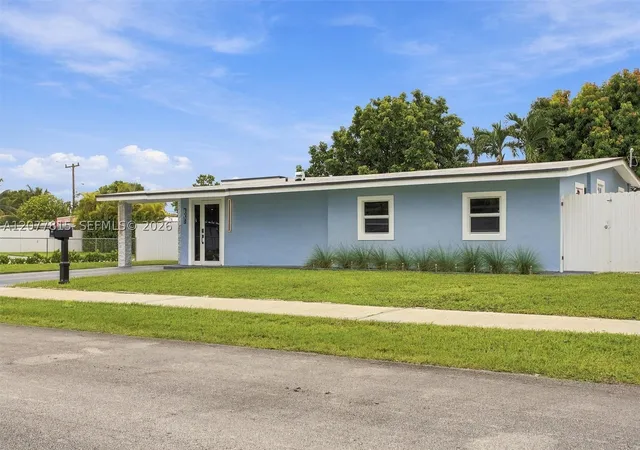 Photo 3 of Single family home for sale at 4035 Sw 108th Avenue, Miami, FL 33165 | MLS# A12077815 | Listing updated on 2026-10-07