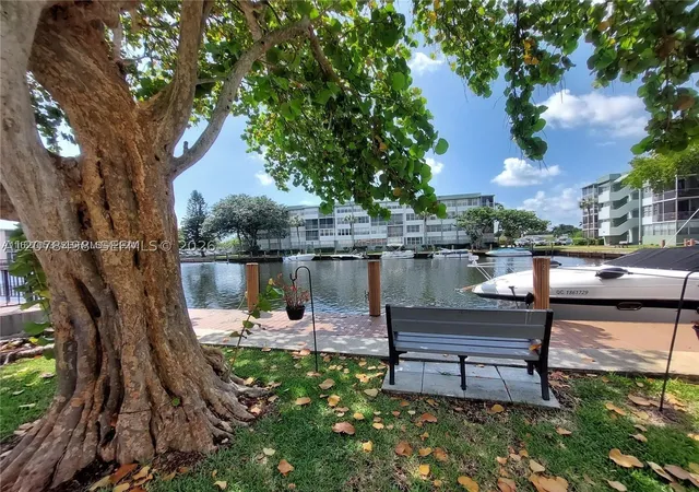 Photo 3 of Condo for sale at 2741 Taft St #212, Hollywood, FL 33020 | MLS# A12078498 | Listing updated on 2026-10-01