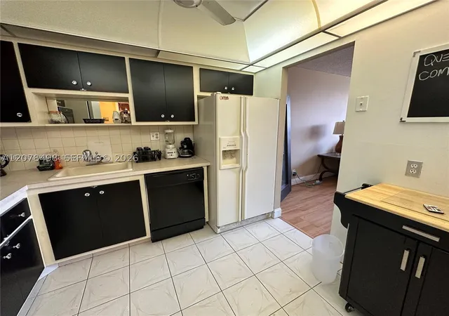 Photo 4 of Condo for sale at 2741 Taft St #212, Hollywood, FL 33020 | MLS# A12078498 | Listing updated on 2026-10-01