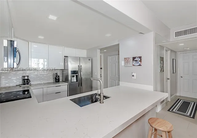 Listing Photo 4 - Condo for sale in Monte Carlo of Miami located at 492 Nw 165Th St Rd, Miami, FL 33169 - Unit #C112
