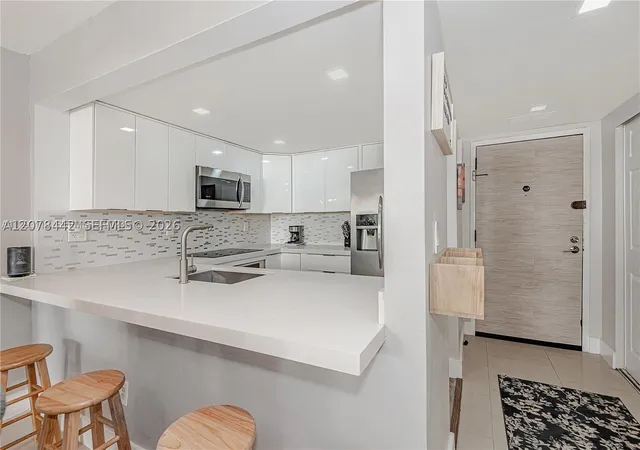 Listing Photo 5 - Condo for sale in Monte Carlo of Miami located at 492 Nw 165Th St Rd, Miami, FL 33169 - Unit #C112