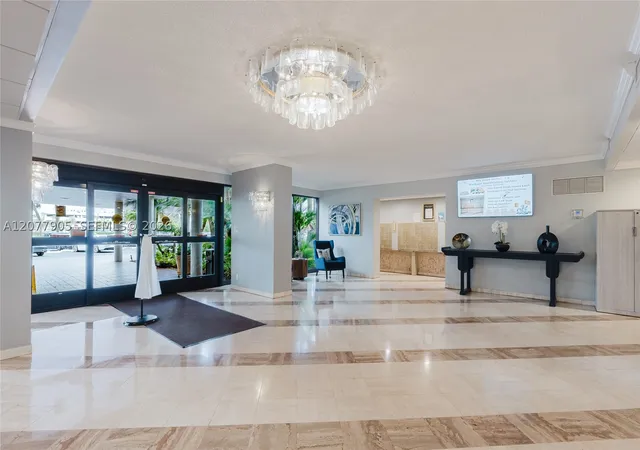 Listing Photo 2 - Condo for sale in building located at 3800 Hillcrest Dr, Hollywood, FL 33021 - Unit #412