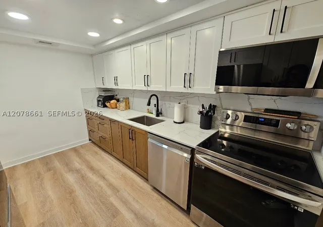 Photo 3 of Condo for sale at 18061 Biscayne Blvd #1602, Aventura, FL 33160 | MLS# A12078661 | Listing updated on 2026-08-27