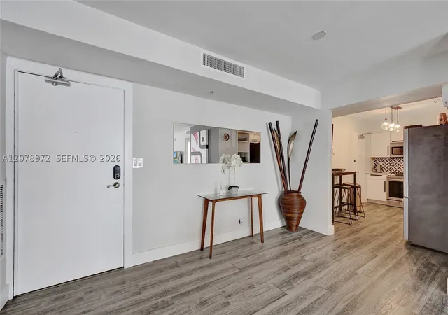 Listing Photo 3 - Condo for sale in building located at 9195 Collins Ave, Miami, FL 33154 - Unit #1109