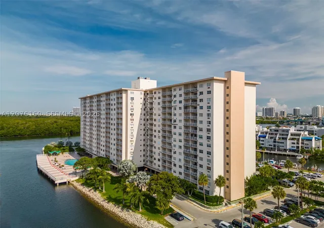 Listing Photo 1 - Condo for sale in building located at 400 Kings Pt Dr, Miami, FL 33160 - Unit #822-23