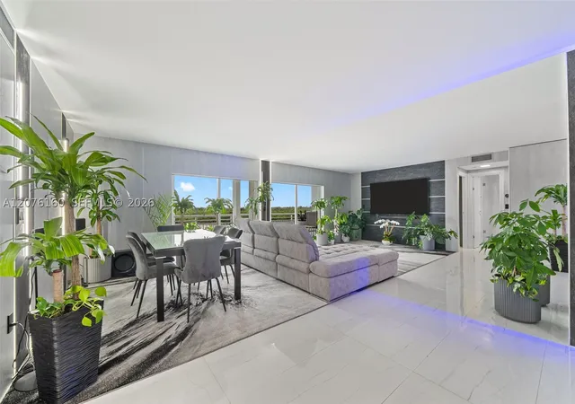 Listing Photo 3 - Condo for sale in building located at 400 Kings Pt Dr, Miami, FL 33160 - Unit #822-23
