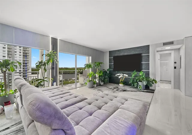 Listing Photo 5 - Condo for sale in building located at 400 Kings Pt Dr, Miami, FL 33160 - Unit #822-23