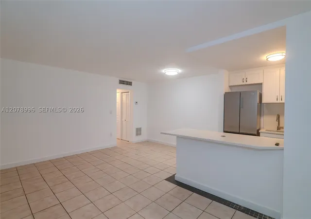 Listing Photo 2 - Condo for sale in building located at 921 Jefferson Ave, Miami, FL 33139 - Unit #3C