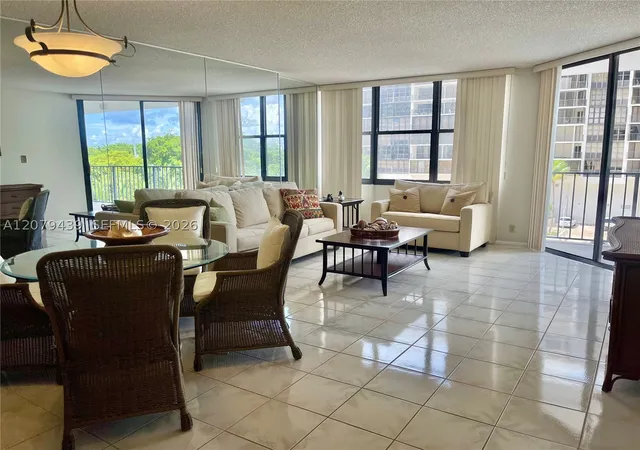 Listing Photo 2 - Condo for sale in Brickell Place located at 1901 Brickell Ave, Miami, FL 33129 - Unit #B506
