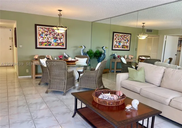Listing Photo 3 - Condo for sale in Brickell Place located at 1901 Brickell Ave, Miami, FL 33129 - Unit #B506