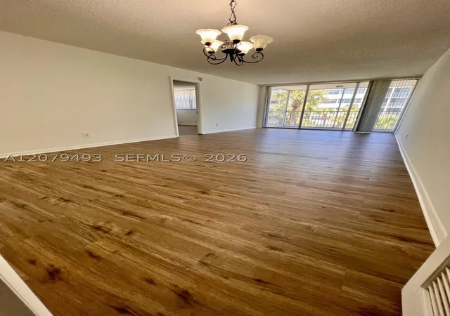 Listing Photo 3 - Condo for sale at Ellington, Unit 411 700 Nw 214Th St, Ellington, Miami, FL 33169 | Built Year: 1974-2003