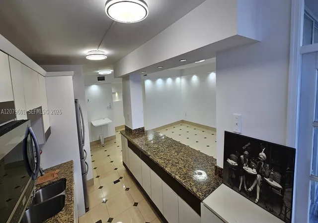 Listing Photo 1 - Condo for sale in building located at 18051 Biscayne Blvd, Aventura, FL 33160 - Unit #1501