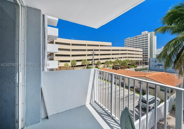 Photo 4 of Condo for sale at 211 S Ocean Dr #302, Hollywood, FL 33019 | MLS# A12079092 | Listing updated on 2026-09-04
