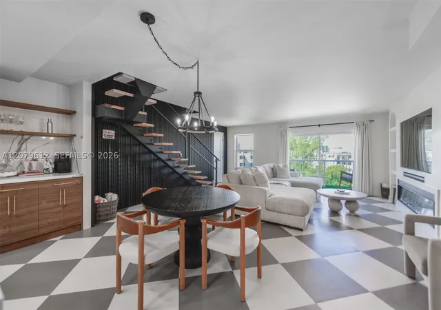 Listing Photo 3 - Condo for sale in building located at 17800 Atlantic Blvd, Sunny Isles Beach, FL 33160 - Unit #PH14