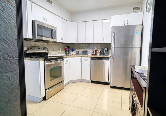 Photo 2 of Condo for sale at 5161 Collins Ave #1101, Miami Beach, FL 33140 | MLS# A12077922 | Listing updated on 2026-08-28