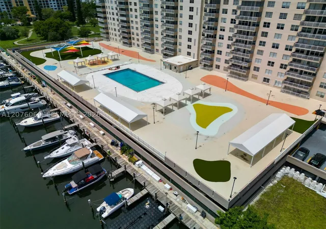 Listing Photo 2 - Condo for sale in building located at 250 174Th St, Sunny Isles Beach, FL 33160 - Unit #2304