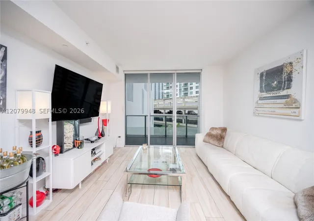 Listing Photo 3 - Condo for sale in Brickell House located at 1300 Brickell Bay Dr, Miami, FL 33131 - Unit #710