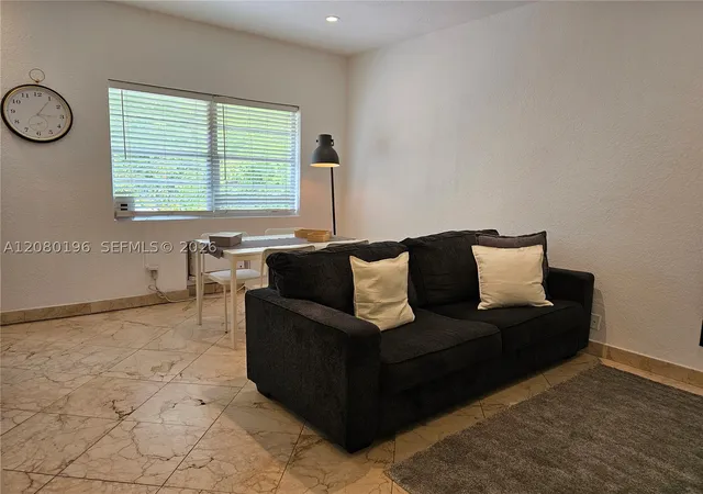 Listing Photo 4 - Condo for sale in building located at 500 14Th St, Miami Beach, FL 33139 - Unit #203