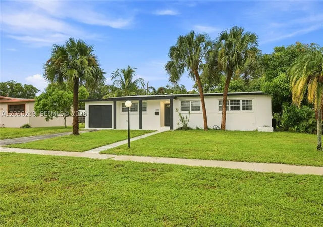 Photo 3 of Single family home for sale at 6885 Nw 14th Court, Plantation, FL 33313 | MLS# A12080239 | Listing updated on 2026-10-07