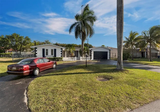 Photo 3 of Single family home for sale at 860 NW 207th Street, Miami Gardens, FL 33169 | MLS# A12079845 | Listing updated on 2026-08-30